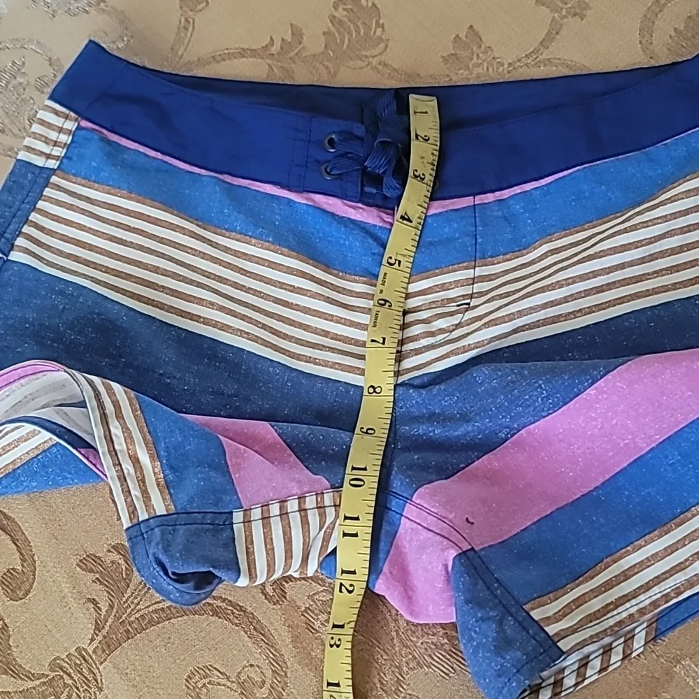 Women's Patagonia Wave Maker Board Surfing short Pink & Blue Stripe SZ 8 - Picture 13 of 15
